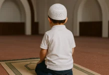 Bagaimana Hukum Anak Kecil Sholat di Masjid