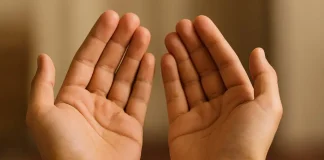 Hukum Mengusap Wajah dengan Kedua Tangan Setelah Berdoa